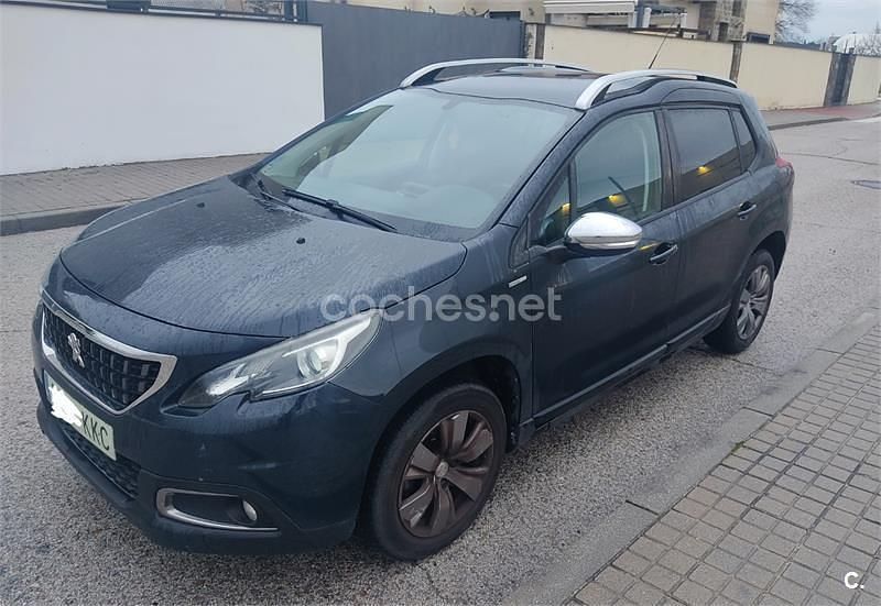 Usado Peugeot 2008 Style 100 CV (73 kW) 2018 Negro SUV