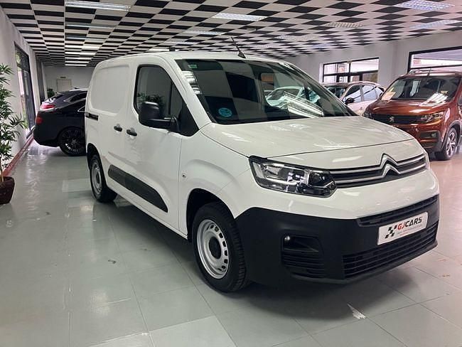 Usado Citroën Berlingo 100 CV (73 kW) 2019 Blanco Monovolumen