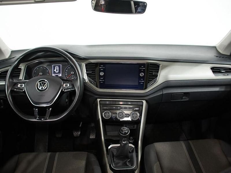 Usado VW T-Roc Advance 150 CV (110 kW) 2022 Blanco puro SUV
