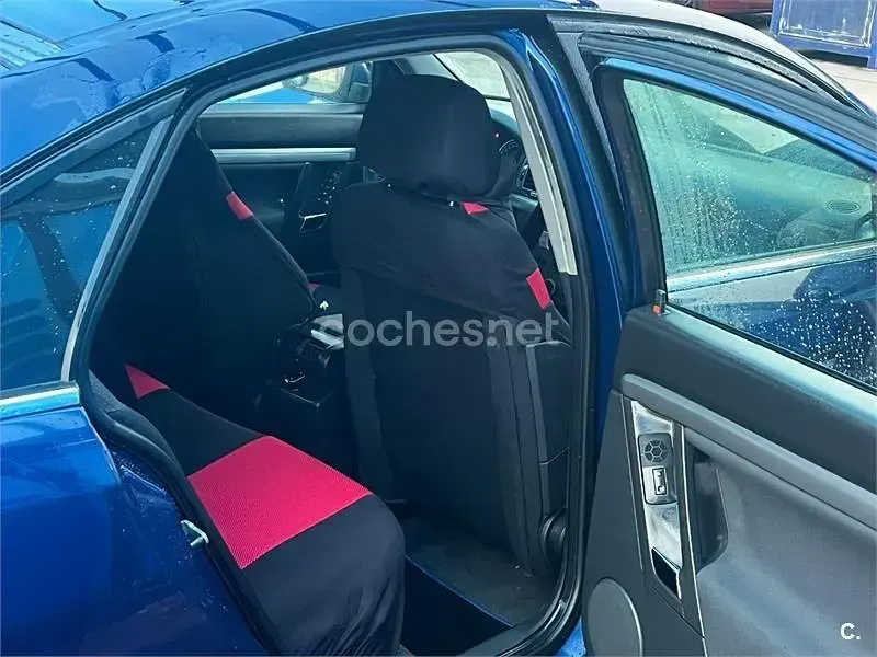 Usado Opel Vectra Elegance 120 CV (88 kW) 2006 Azul Berlina