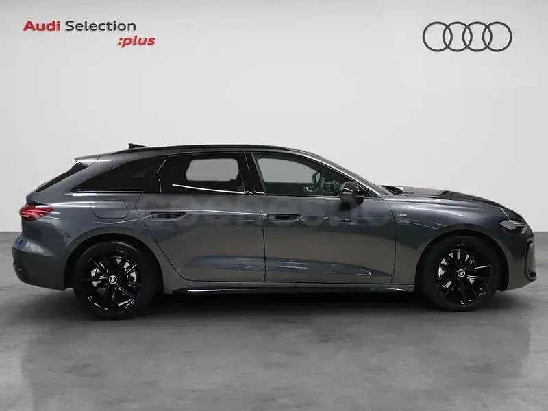 Usado Audi A5 204 CV (150 kW) 2025 Gris / plata Familiar