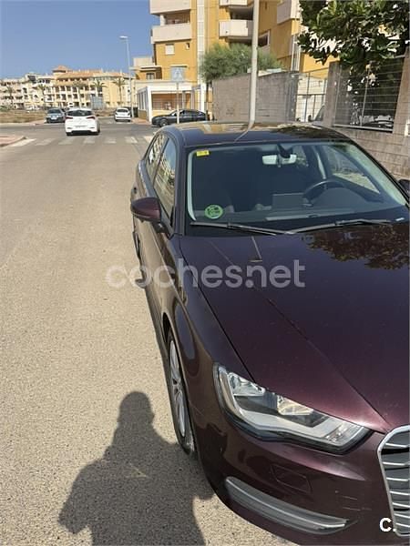 Usado Audi A3 110 CV (80 kW) 2015 Granate Berlina