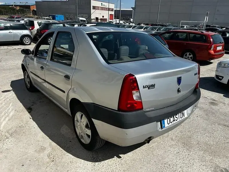 Usado Dacia Logan Lauréate 90 CV (66 kW) 2008 Gris Berlina