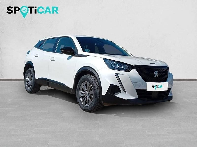 Usado Peugeot 2008 Active 100 CV (73 kW) 2023 Blanco SUV