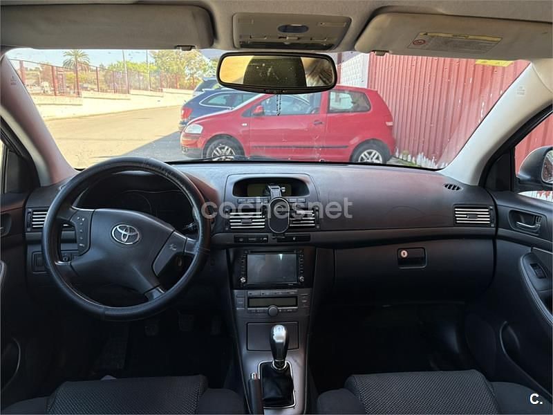 Käytetty Toyota Avensis Executive 116 HP (85 kW) 2005 Peessi Sedan