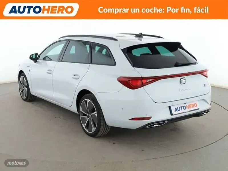 Usado Seat Leon FR 204 CV (150 kW) 2021 Blanco Familiar
