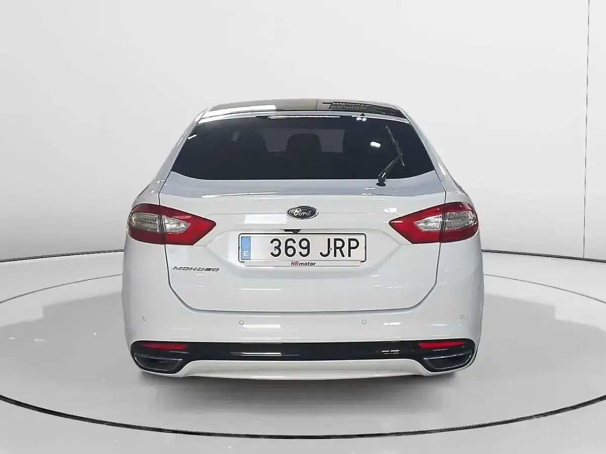 Usado Ford Mondeo Titanium 180 CV (132 kW) 2016 Blanco Berlina