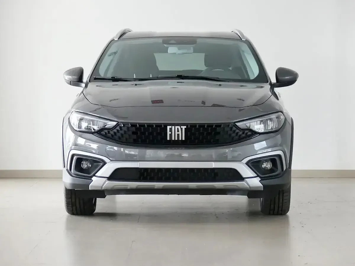 Usado Fiat Tipo Cross 130 CV (95 kW) 2022 Gris Familiar