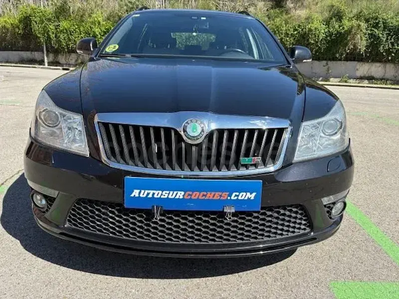 Usado Skoda Octavia RS 170 CV (125 kW) 2010 Negro Familiar