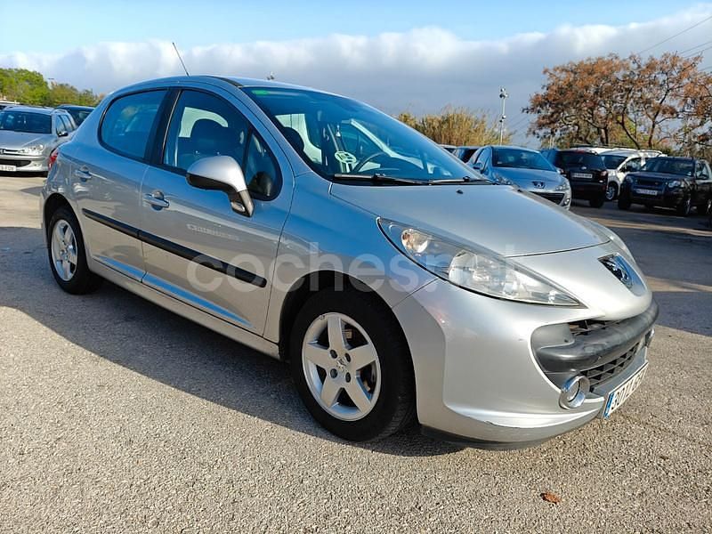 Gris / plata Usado 2008 Peugeot 207 Berlina | 4600 € (Precio justo) - Imagen 1/4