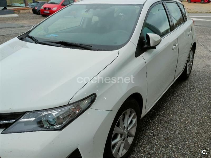 Blanco Usado 2014 Toyota Auris Active Berlina | 8250 € (Buen precio) - Imagen 1/4