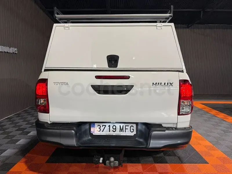 Usado Toyota HiLux 150 CV (110 kW) 2023 Blanco Pickup/Camioneta