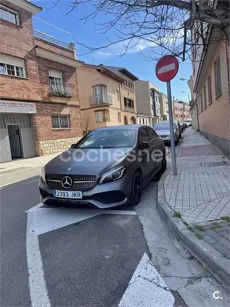 Usado Mercedes A220 AMG line 177 CV (130 kW) 2015 Gris / plata Utilitario