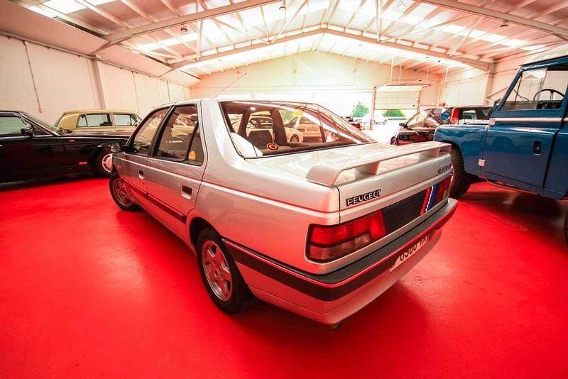 Occasion Peugeot 405 109 ch (80 kW) 1989 Gris Berline