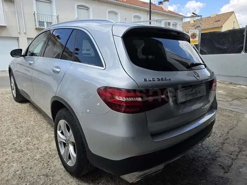 Usado Mercedes GLC250 204 CV (150 kW) 2018 Gris / plata SUV
