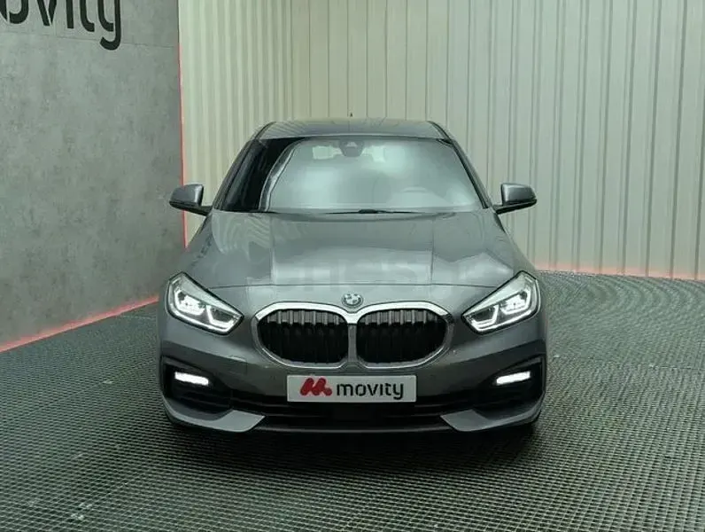 Usado BMW 116 Comfort Edition 116 CV (85 kW) 2022 Gris / plata Utilitario
