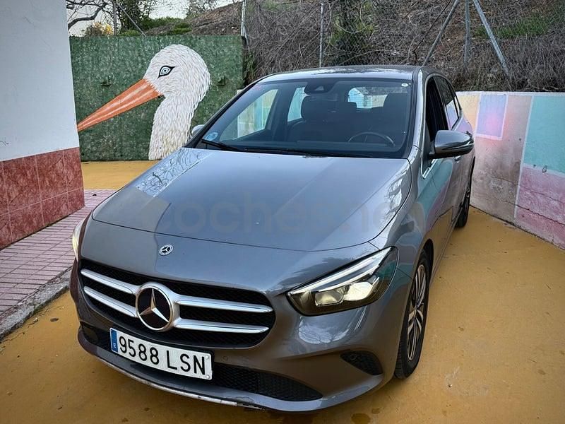 Usado Mercedes B180 116 CV (85 kW) 2022 Gris / plata Monovolumen