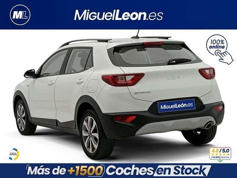 Usado Kia Stonic 101 CV (74 kW) 2022 Blanco SUV