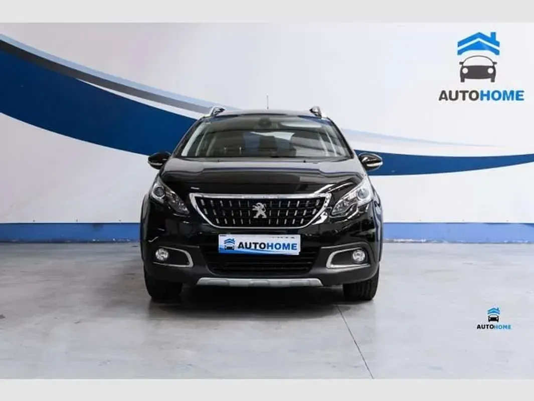 Usado Peugeot 2008 Allure 110 CV (80 kW) 2018 Negro SUV
