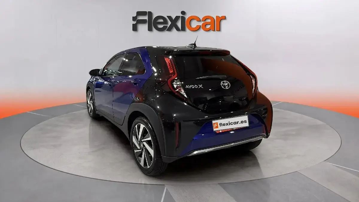 Usado Toyota Aygo X Edition 72 CV (52 kW) 2022 Azul SUV