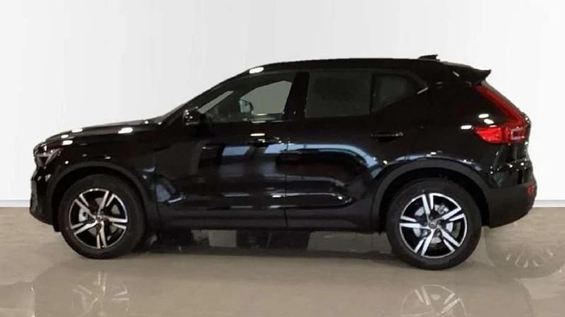 Usado Volvo XC40 Plus 129 HP (94 kW) 2025 Preto SUV