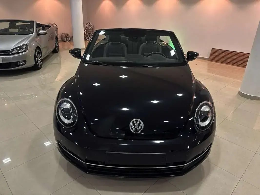 Usado VW Beetle R-line 140 CV (102 kW) 2013 Negro Utilitario