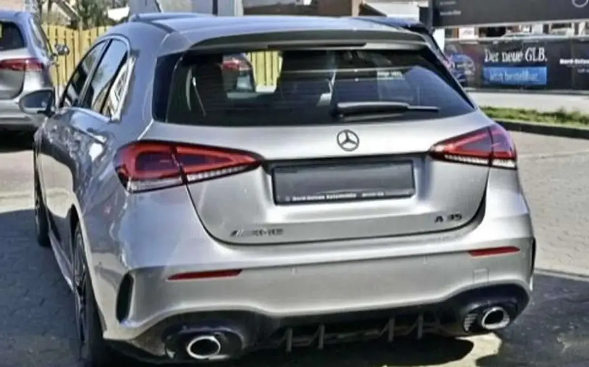 Usado Mercedes A35 AMG AMG 306 CV (225 kW) 2019 Gris Berlina