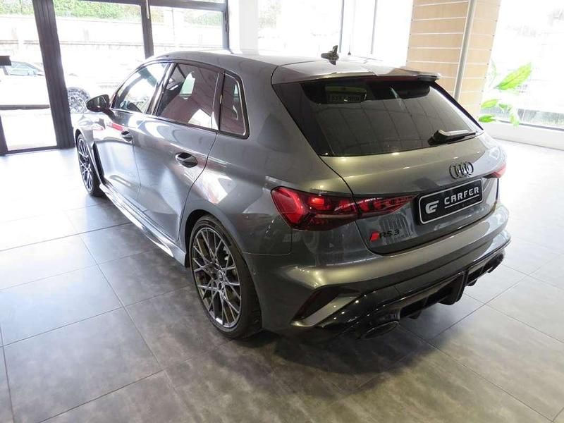 Usado Audi RS3 Sportback Design 400 CV (294 kW) 2025 Gris Utilitario