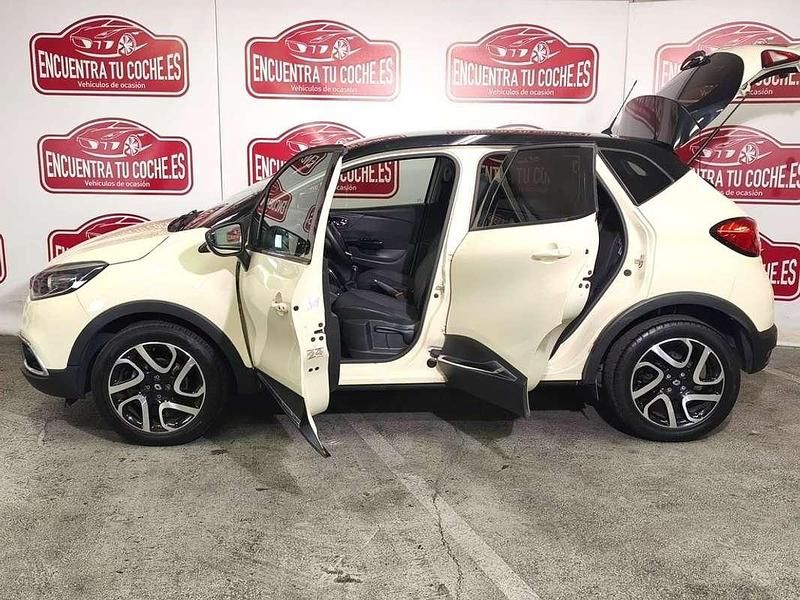 Usado Renault Captur Intens 90 CV (66 kW) 2015 Beige SUV