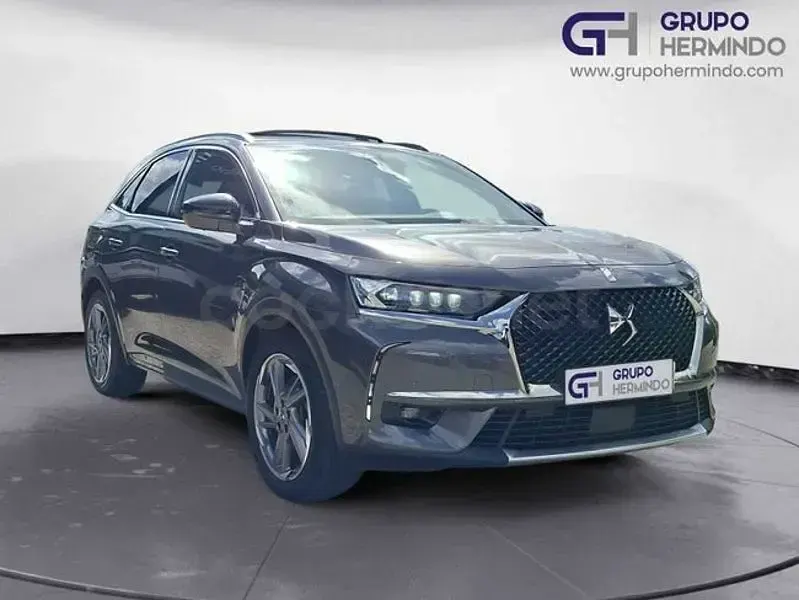 Usado DS Automobiles DS7 Crossback So Chic 300 CV (220 kW) 2021 Gris / plata SUV