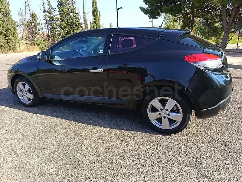 Usado Renault Mégane III 110 CV (80 kW) 2012 Negro Berlina