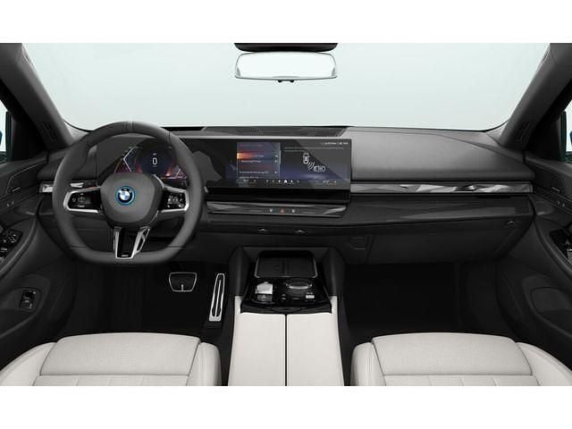 Usado BMW 550e Comfort Edition 489 CV (359 kW) 2025 Azul Berlina