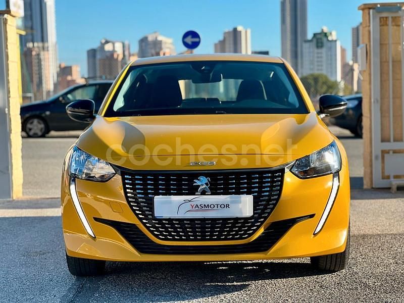 Usado Peugeot 208 Active 75 CV (55 kW) 2022 Amarillo Utilitario