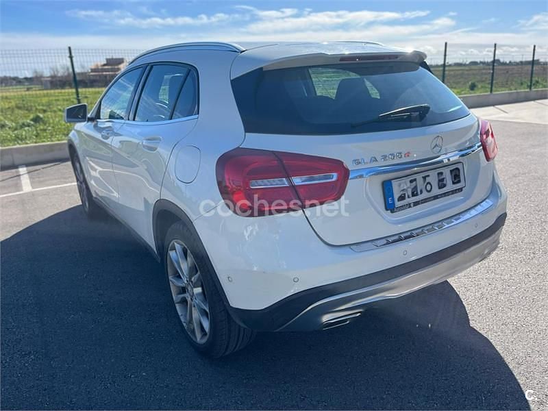 Usado Mercedes GLA200 Urban 136 CV (100 kW) 2015 Blanco SUV