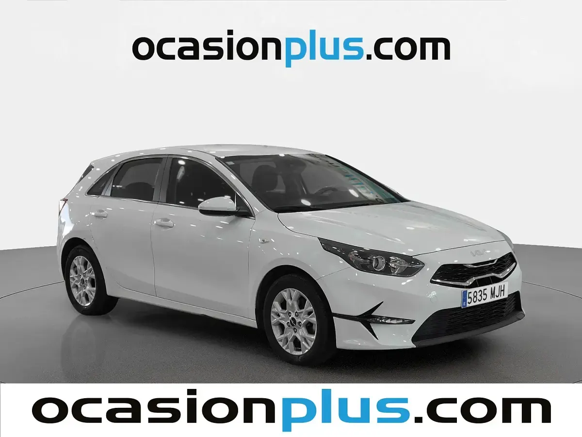 Usado Kia Ceed 136 CV (100 kW) 2023 Blanco Utilitario
