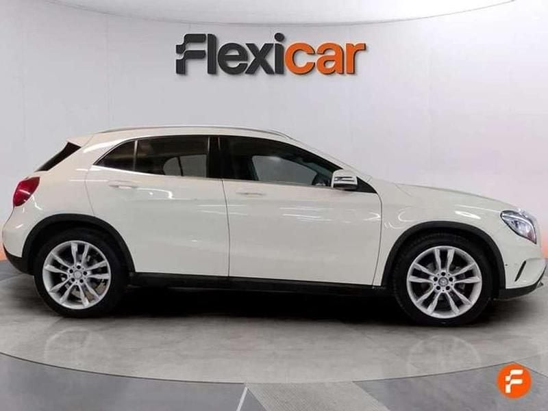 Usado Mercedes GLA200 Urban 136 CV (100 kW) 2016 Blanco SUV