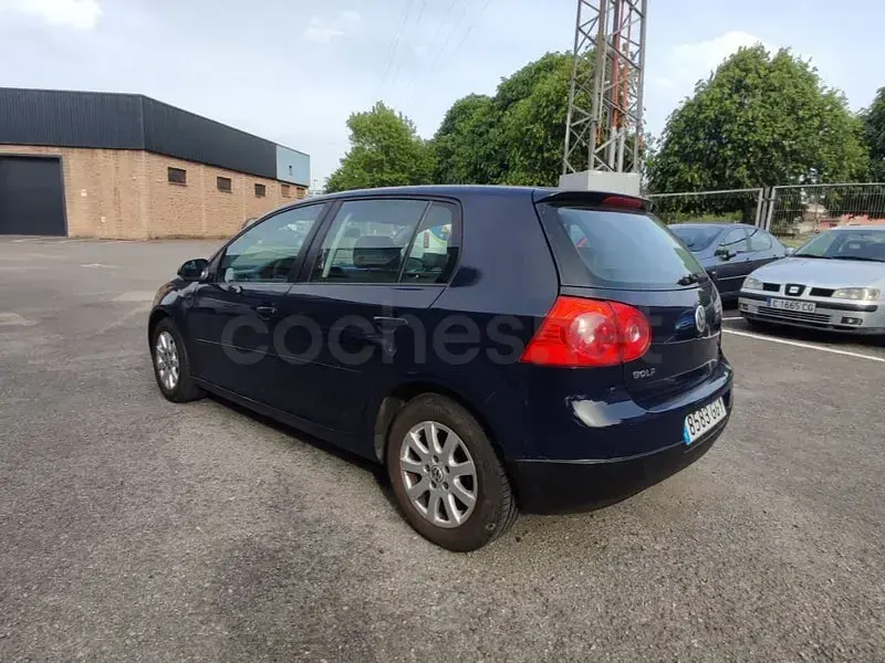 Usado VW Golf IV Trendline 130 CV (95 kW) 2004 Azul Berlina