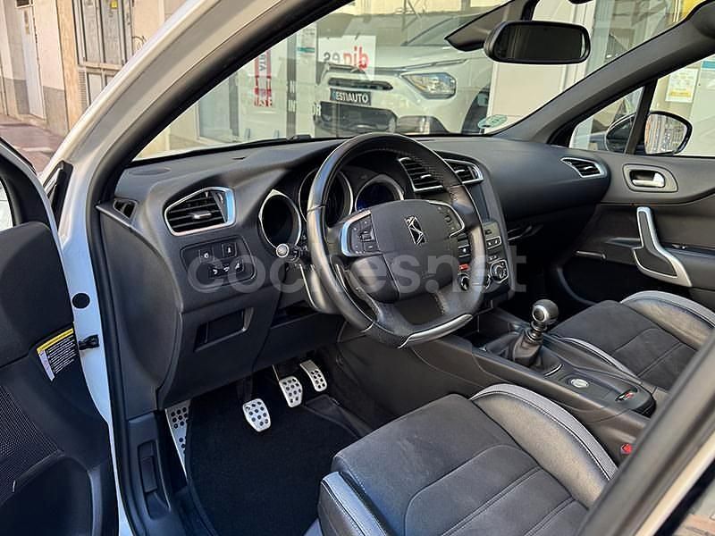 Usado DS Automobiles DS4 Crossback Style 120 CV (88 kW) 2016 Blanco SUV