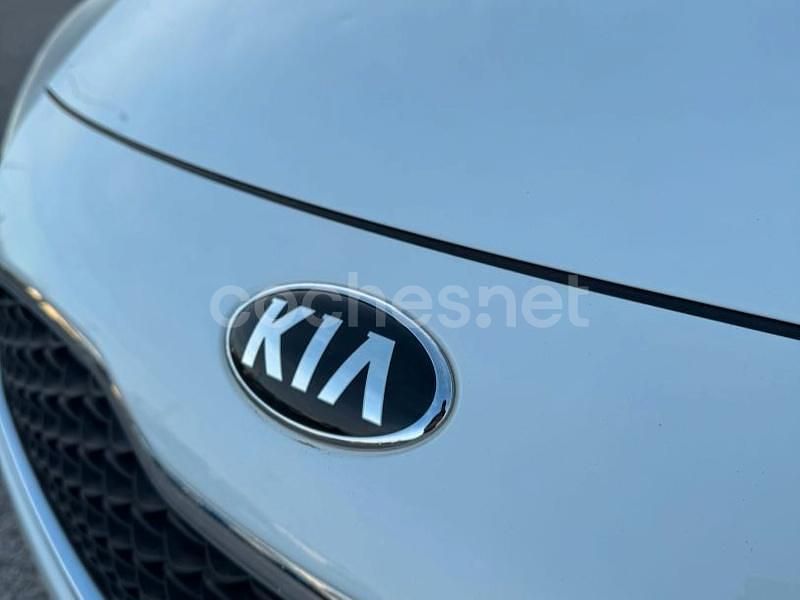 Usado Kia Carens 135 CV (99 kW) 2015 Blanco Monovolumen