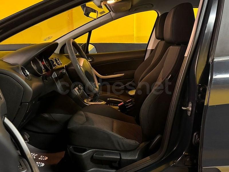 Usado Peugeot 308 110 CV (80 kW) 2010 Gris / plata Berlina