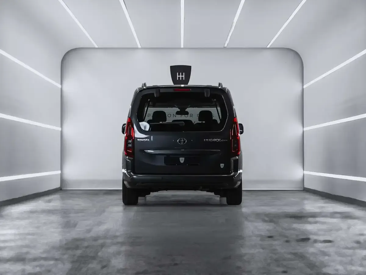 Usado Toyota Proace Verso Active 110 CV (80 kW) 2023 Gris Familiar