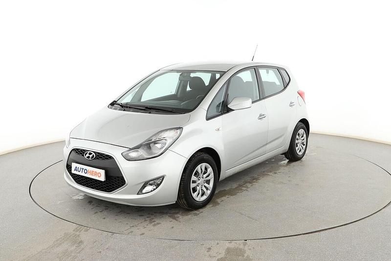 Usado Hyundai ix20 Comfort 90 CV (66 kW) 2016 Gris Utilitario