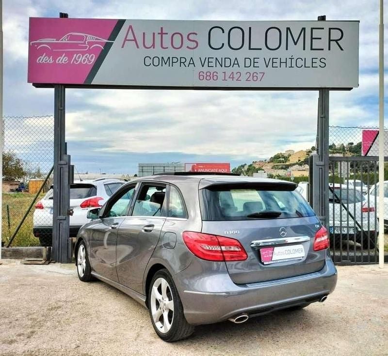 Usado Mercedes B180 109 CV (80 kW) 2014 Gris Monovolumen
