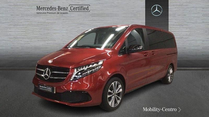 Rojo Usado 2023 Mercedes V220 Avantgarde Monovolumen | 50.990 € (Buen precio) - Imagen 1/4