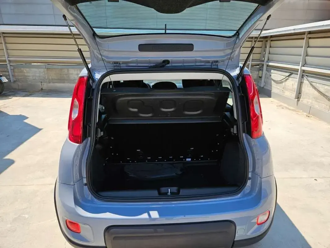 Usado Fiat Panda 71 CV (52 kW) 2023 Gris Utilitario