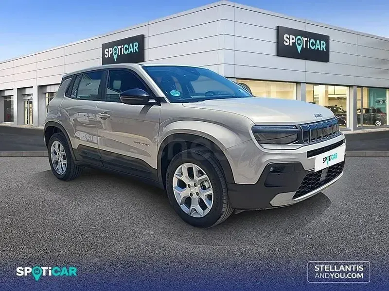 Begagnad Jeep Avenger Altitude 100 HK (73 kW) 2025 Grå SUV
