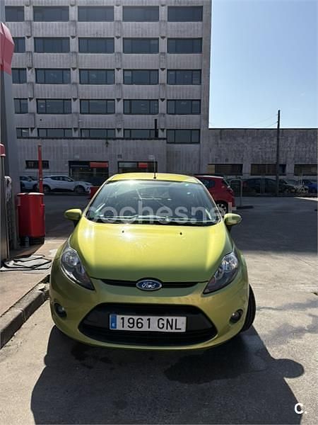 Usado Ford Fiesta Ambiente 60 CV (44 kW) 2008 Verde Utilitario