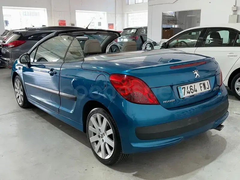 Usado Peugeot 207 CC Sport 110 CV (80 kW) 2007 Azul Descapotable