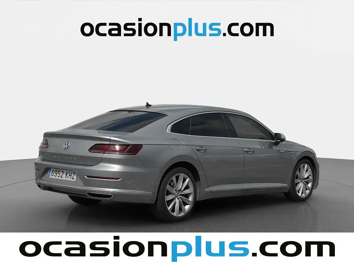 Usado VW Arteon Elegance 190 CV (139 kW) 2018 Gris plata Utilitario