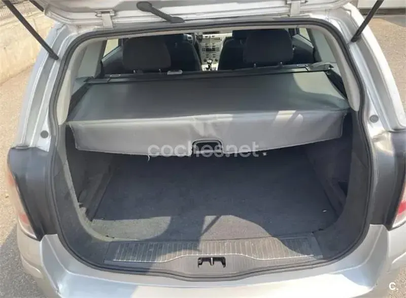 Usado Opel Astra Cosmo ST 110 CV (80 kW) 2010 Gris / plata Familiar